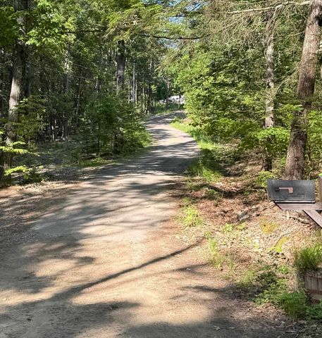 29 Tandy Road, Deerfield, NH 03037