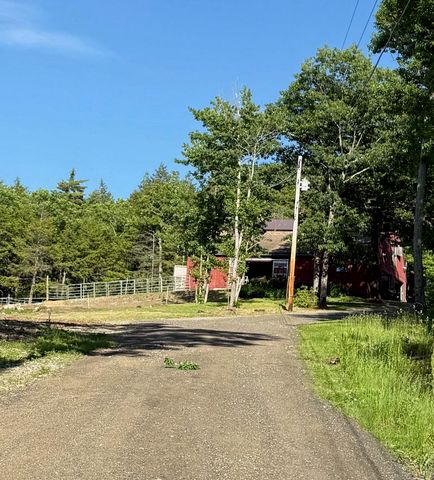 29 Tandy Road, Deerfield, NH 03037