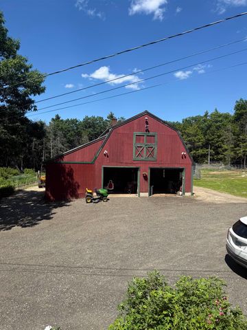 29 Tandy Road, Deerfield, NH 03037