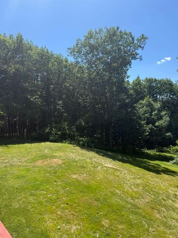 29 Tandy Road, Deerfield, NH 03037