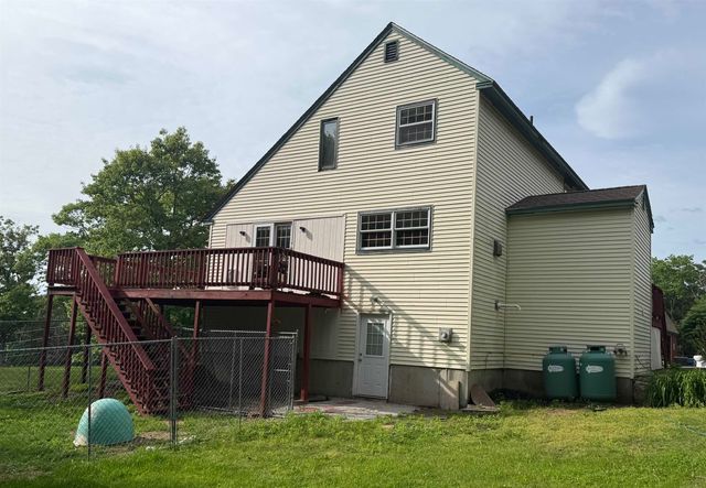 29 Tandy Road, Deerfield, NH 03037