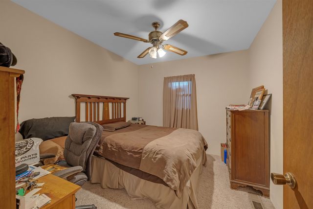 5728 S Seneca St, Wichita, KS 67217