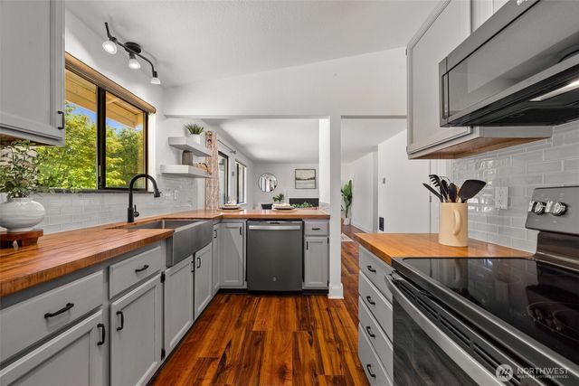 16020 SE 322nd Street, Auburn, WA 98092