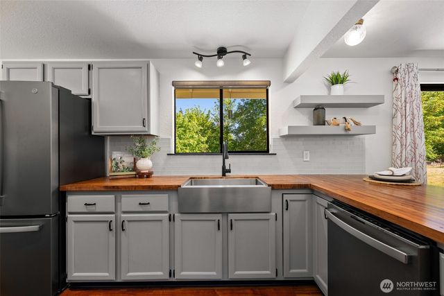16020 SE 322nd Street, Auburn, WA 98092