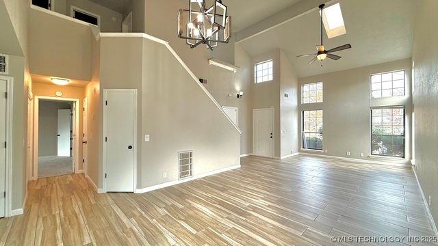 8932 E 87th Place, Tulsa, OK 74133