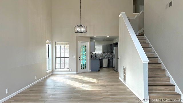 8932 E 87th Place, Tulsa, OK 74133