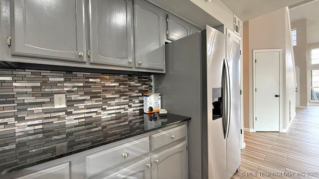 8932 E 87th Place, Tulsa, OK 74133