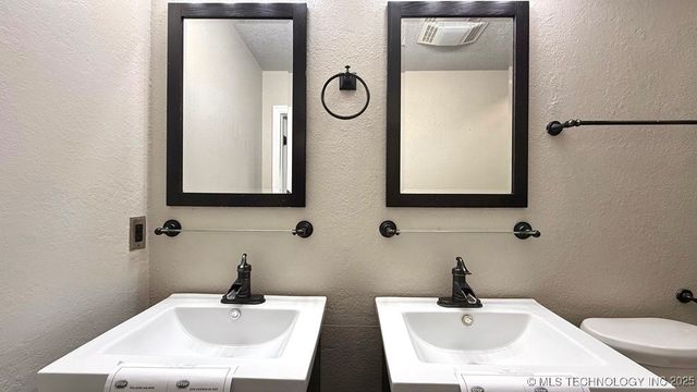 8932 E 87th Place, Tulsa, OK 74133