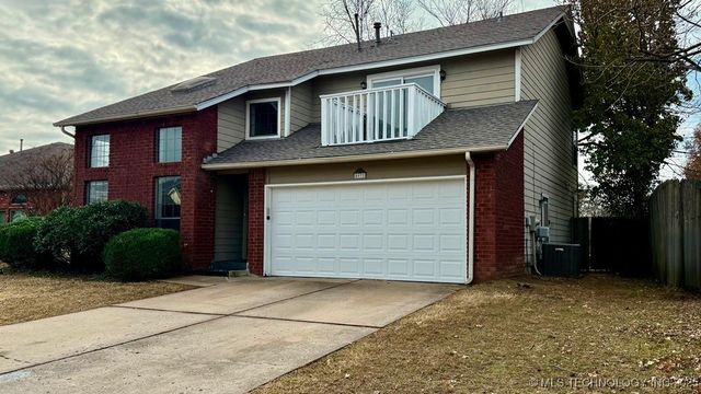 8932 E 87th Place, Tulsa, OK 74133