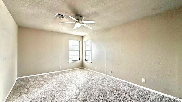 8932 E 87th Place, Tulsa, OK 74133