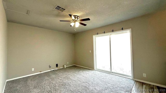 8932 E 87th Place, Tulsa, OK 74133