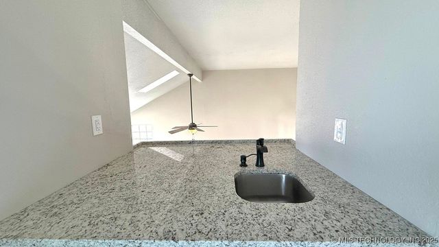 8932 E 87th Place, Tulsa, OK 74133