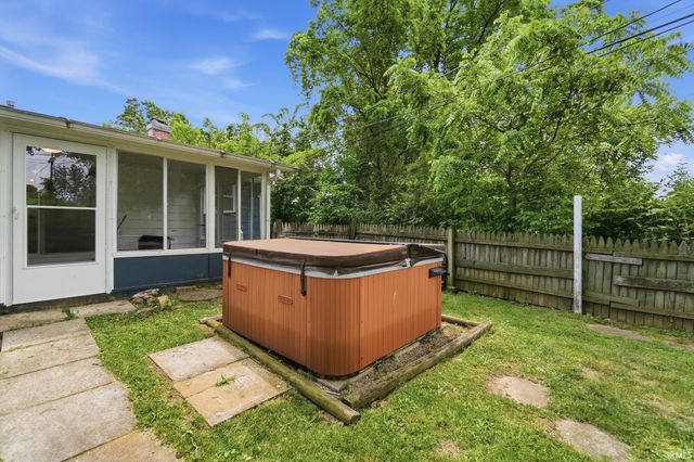 1621 Lindenwood Avenue, Fort Wayne, IN 46808