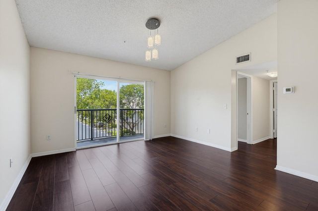 400 CRESTWOOD Court N 417, Royal Palm Beach, FL 33411