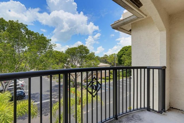400 CRESTWOOD Court N 417, Royal Palm Beach, FL 33411