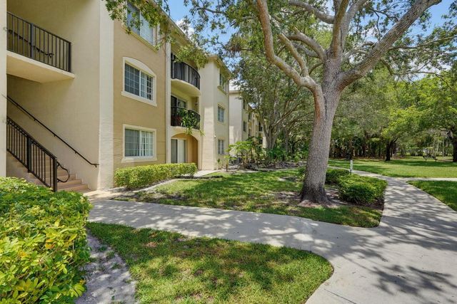 400 CRESTWOOD Court N 417, Royal Palm Beach, FL 33411