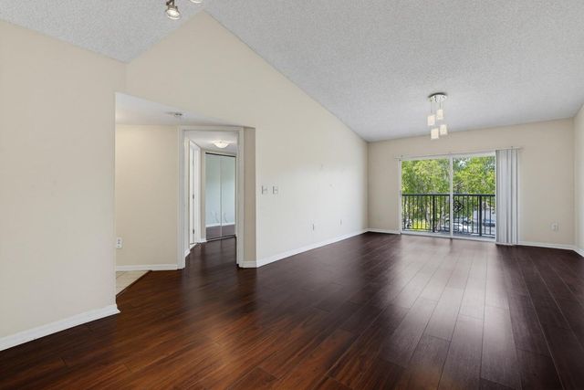 400 CRESTWOOD Court N 417, Royal Palm Beach, FL 33411