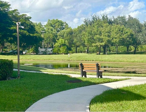 400 CRESTWOOD Court N 417, Royal Palm Beach, FL 33411