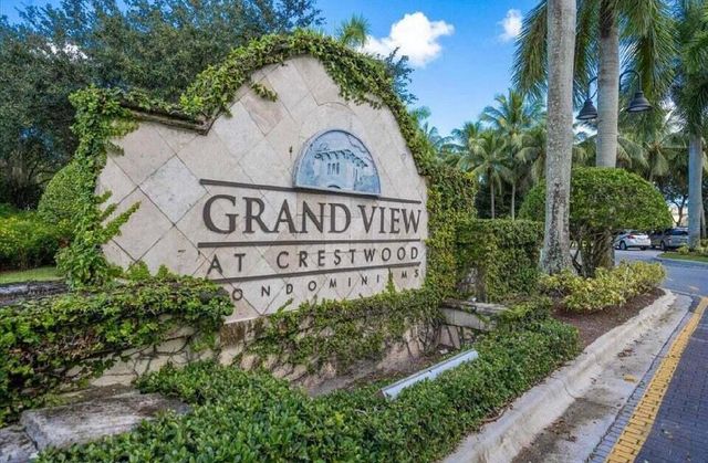 400 CRESTWOOD Court N 417, Royal Palm Beach, FL 33411