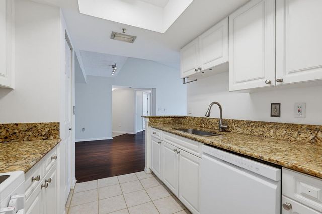 400 CRESTWOOD Court N 417, Royal Palm Beach, FL 33411