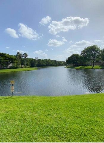 400 CRESTWOOD Court N 417, Royal Palm Beach, FL 33411