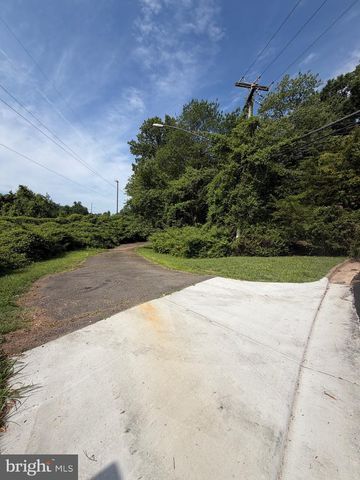 7314 IDYLWOOD RD, Falls Church, VA 22043