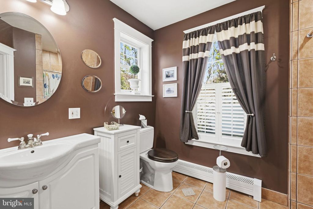 Image 15 of property listing at 555 GILES ST, Havre De Grace, MD 21078