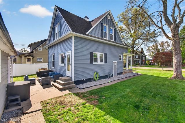 365 Poplar Street NW, Bolivar, OH 44612
