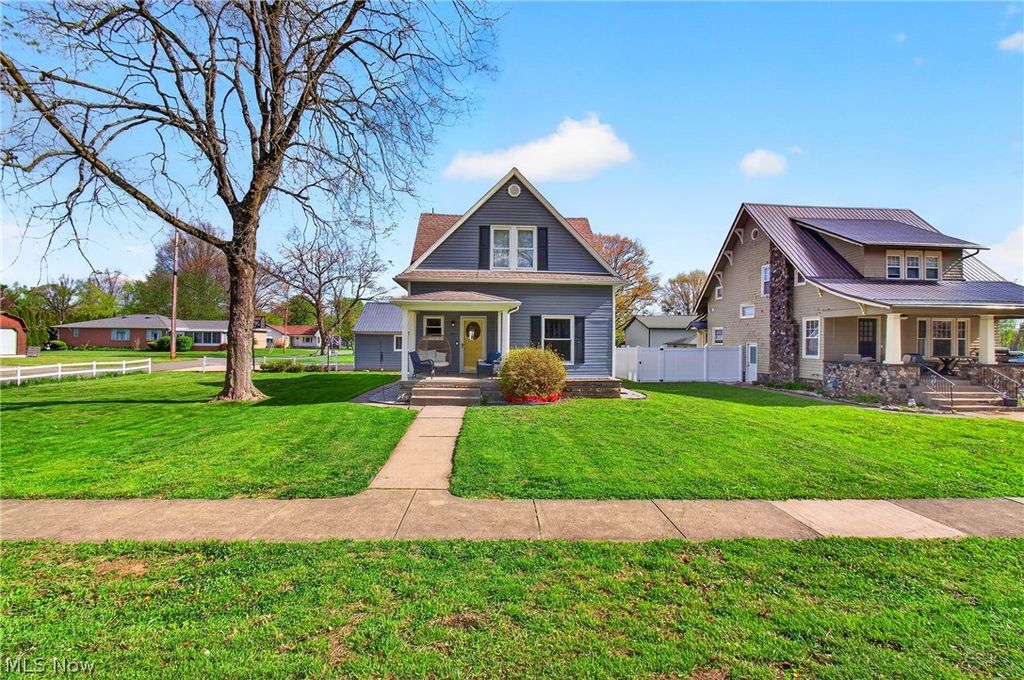 365 Poplar Street NW, Bolivar, OH 44612