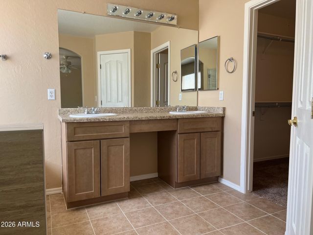 45 W MOUNTAIN SAGE Drive, Phoenix, AZ 85045