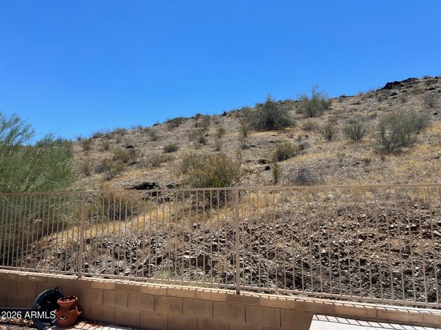 45 W MOUNTAIN SAGE Drive, Phoenix, AZ 85045