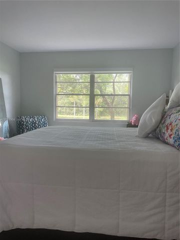 1011 SW 125th Ave 207M, Pembroke Pines, FL 33027