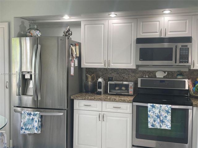 1011 SW 125th Ave 207M, Pembroke Pines, FL 33027