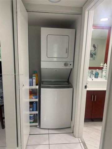 1011 SW 125th Ave 207M, Pembroke Pines, FL 33027