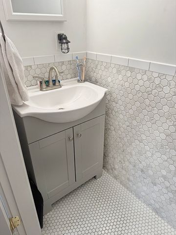 39 Hall Place 39, Quincy, MA 02169