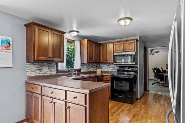 431 ROBERT LANE, Green Bay, WI 54311