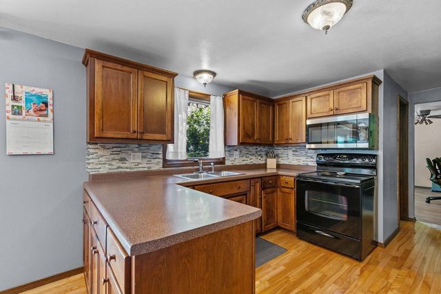431 ROBERT LANE, Green Bay, WI 54311