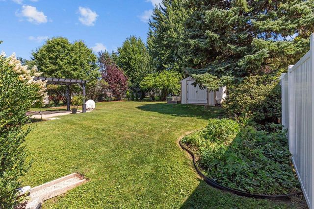 431 ROBERT LANE, Green Bay, WI 54311