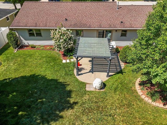 431 ROBERT LANE, Green Bay, WI 54311
