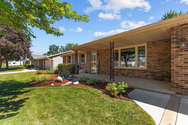 431 ROBERT LANE, Green Bay, WI 54311