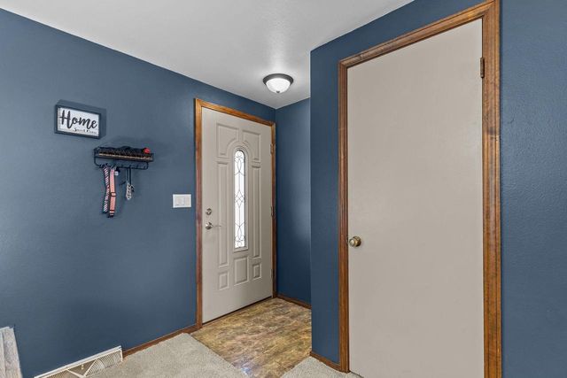 431 ROBERT LANE, Green Bay, WI 54311