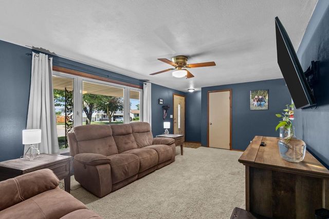 431 ROBERT LANE, Green Bay, WI 54311