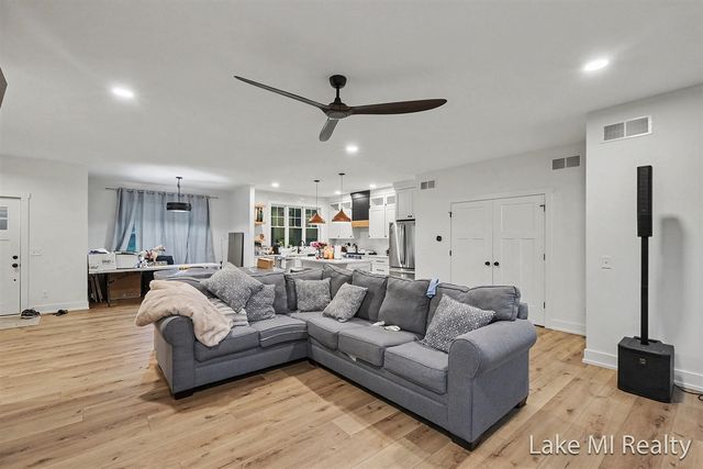 5655 Courtney Lynn Court, Wyoming, MI 49418