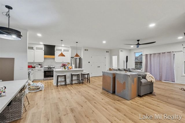 5655 Courtney Lynn Court, Wyoming, MI 49418