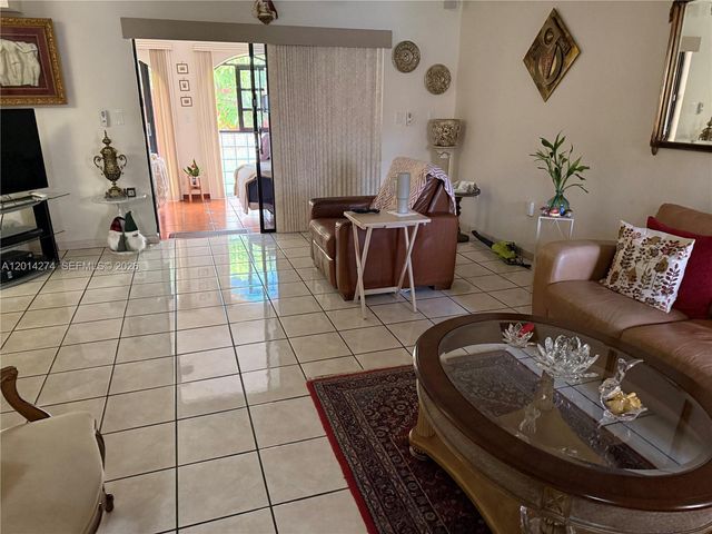 11812 SW 103rd Ln, Miami, FL 33186
