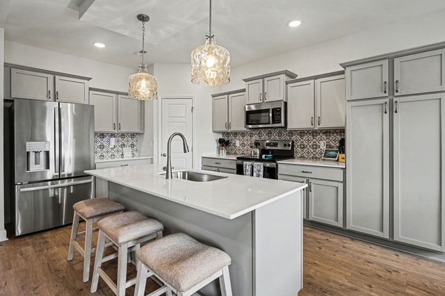 481 Herman Dr, Clarksville, TN 37042