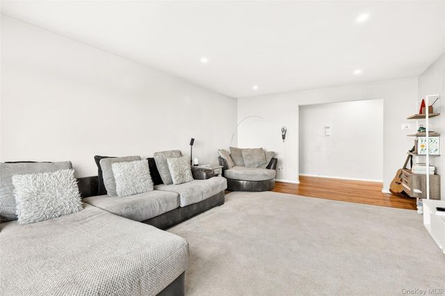 100 Dowd Street D11, Haverstraw, NY 10927