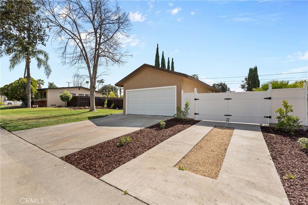 Image 3 of property listing at 2994 David, Riverside, CA 92506