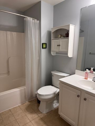 48 Tulip Cir 48, Grafton, MA 01560