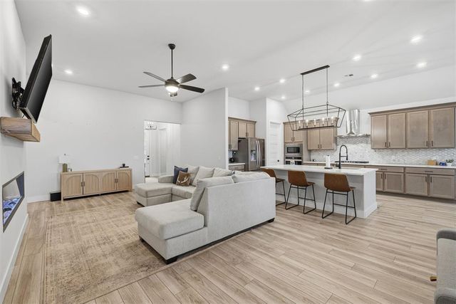 2245 Jackson Lane, Blanchard, OK 73010